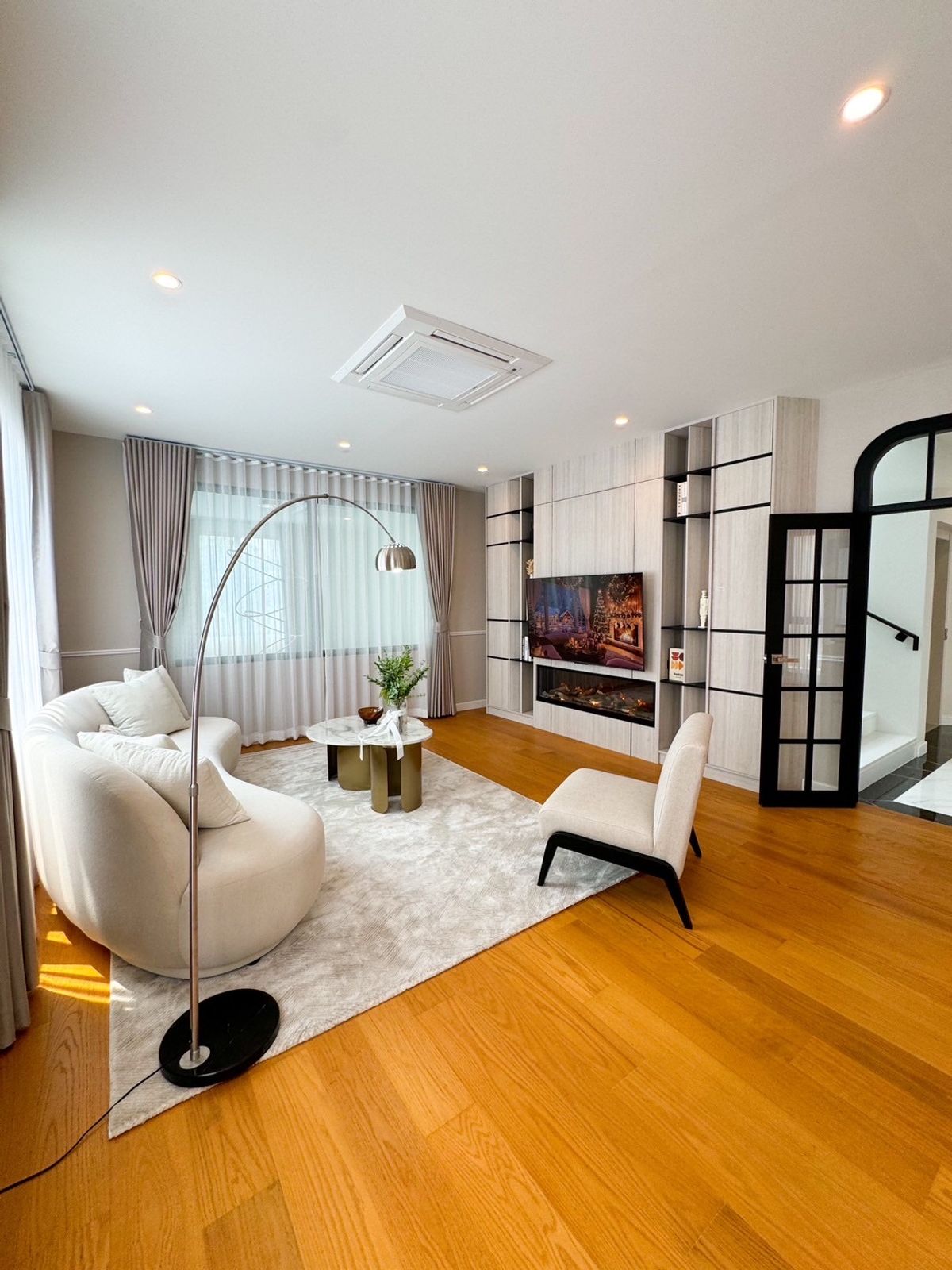 HousePattanakan, Srinakarin : New house ✨ built -in back