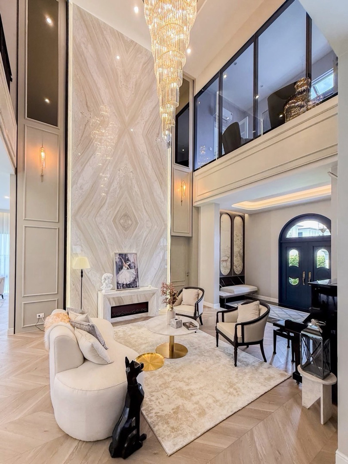 บ้านพัฒนาการ ศรีนครินทร์ : บ้านหรู เดินทางสะดวก ใกล้ทางขึ้น-ลงทางด่วนศรีรัช ใกล้โรงเรียนนานาชาติหลายแห่ง