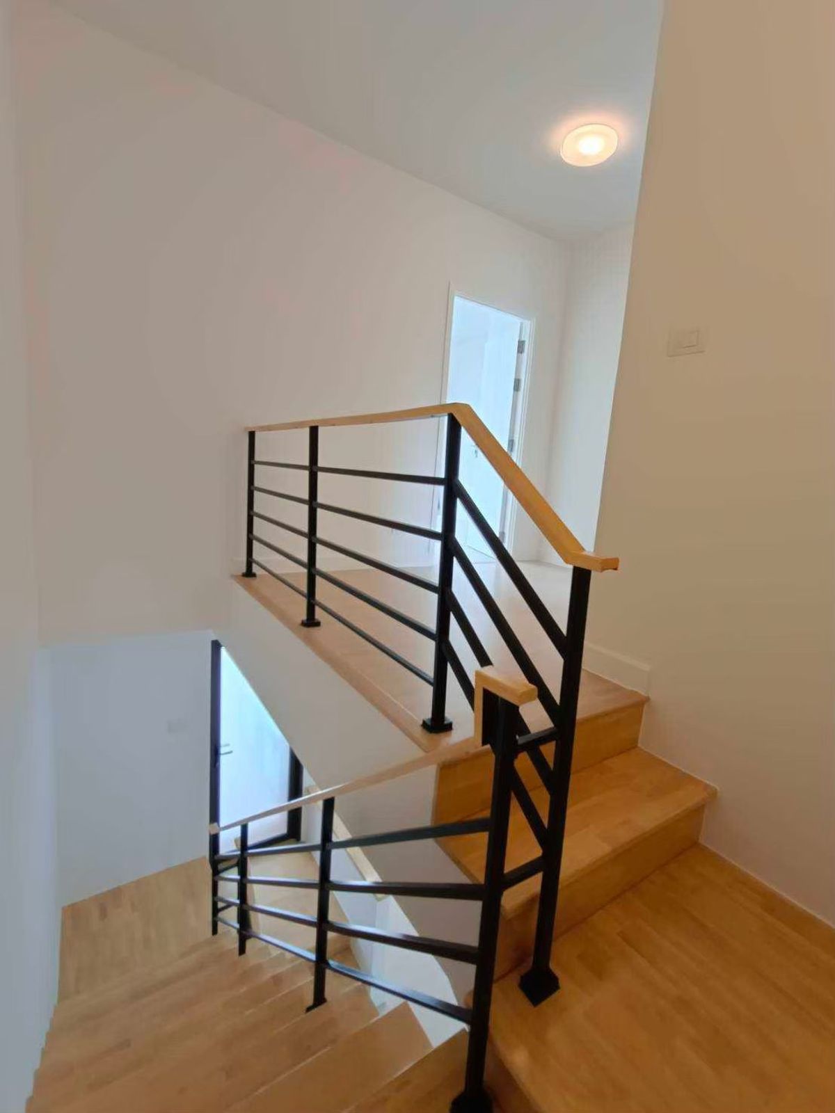 ให้เช่าทาวน์โฮมสมุทรปราการ สำโรง : Home Office for Rent at Plex Bangna Project