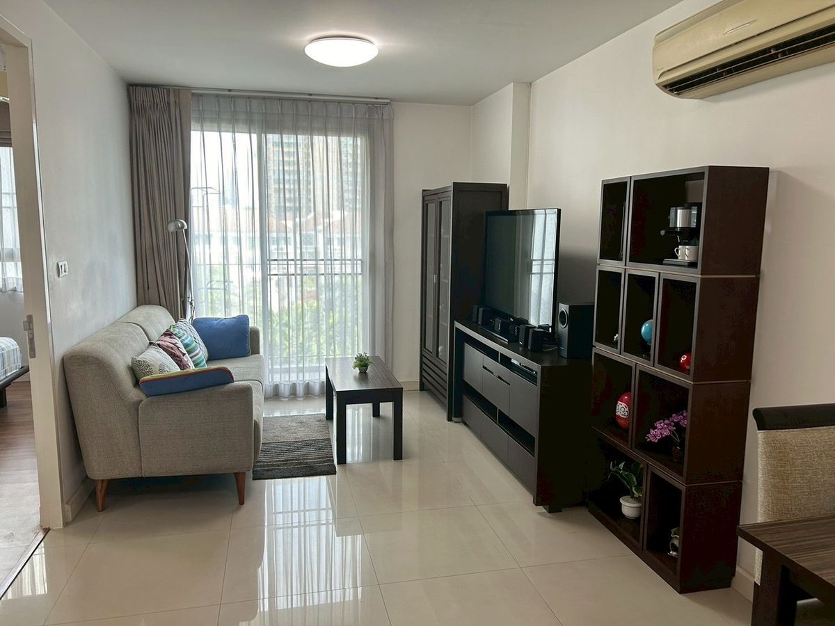ให้เช่าคอนโดสุขุมวิท อโศก ทองหล่อ : The Clover Thonglor (เดอะ โคลเวอร์ ทองหล่อ) (1bed1bath 50sqm)