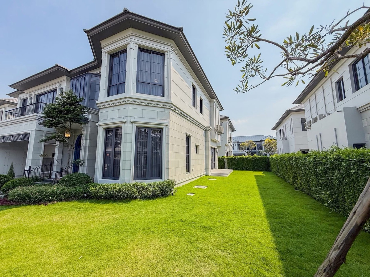 บ้านพัฒนาการ ศรีนครินทร์ : บ้านหรู เดินทางสะดวก ใกล้ทางขึ้น-ลงทางด่วนศรีรัช ใกล้โรงเรียนนานาชาติหลายแห่ง