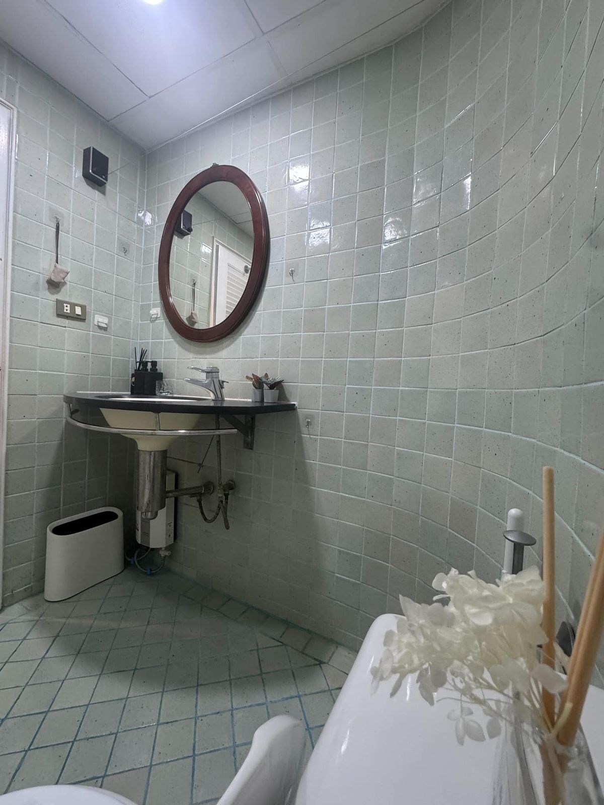 ให้เช่าคอนโดสุขุมวิท อโศก ทองหล่อ : คอนโด 49 Suites ห้องสวย เฟอร์นิเจอร์ครบ พร้อมเช่าอยู่