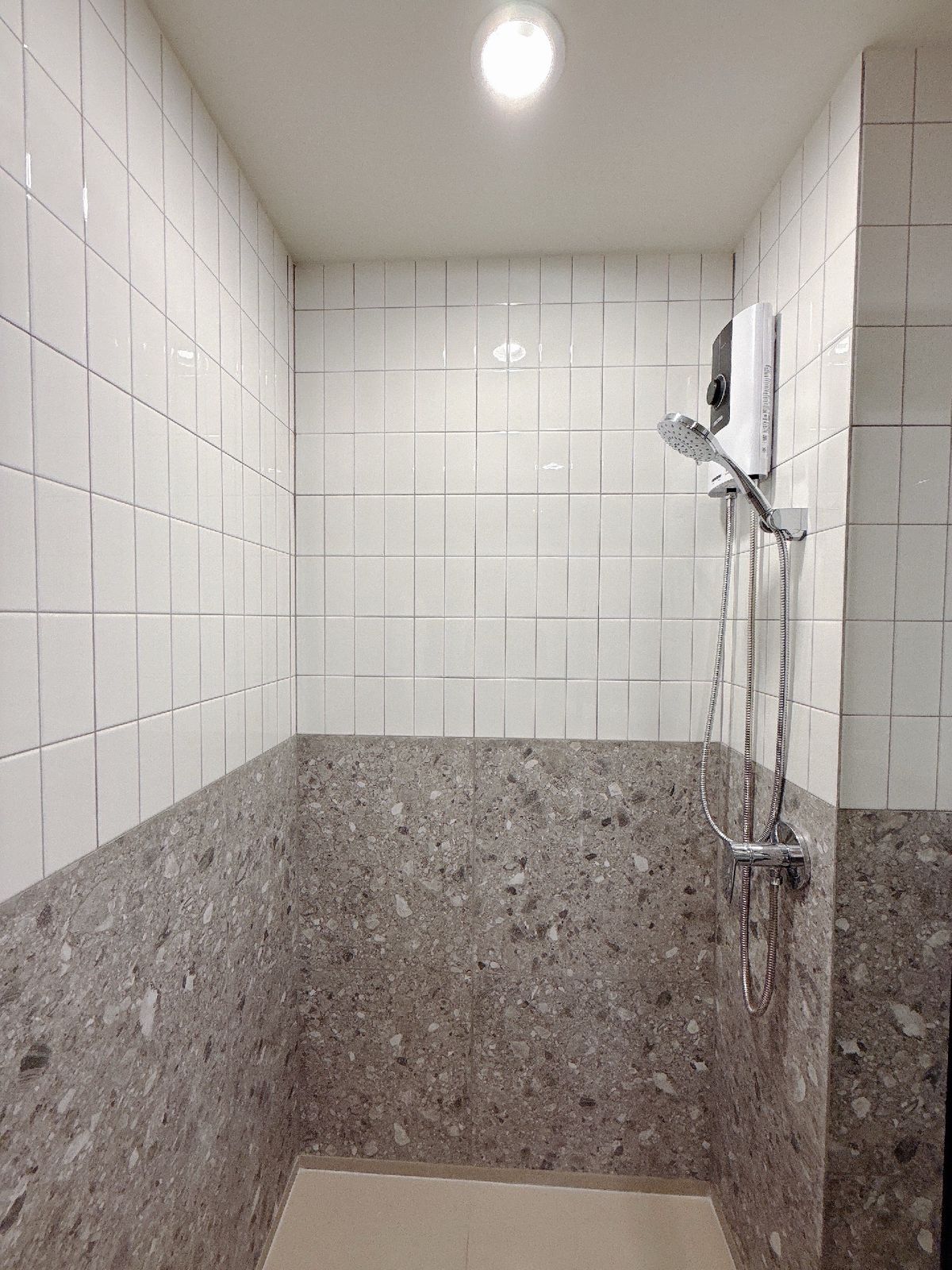 For SaleCondoLadprao, Central Ladprao : 𝐓𝐇𝐄 𝐋𝐈𝐍𝐄 𝐕𝐈𝐁𝐄 Easy installments 11,000/month, free down payment, no need to pay a single baht, ready to move in, money left, free 15 free gifts