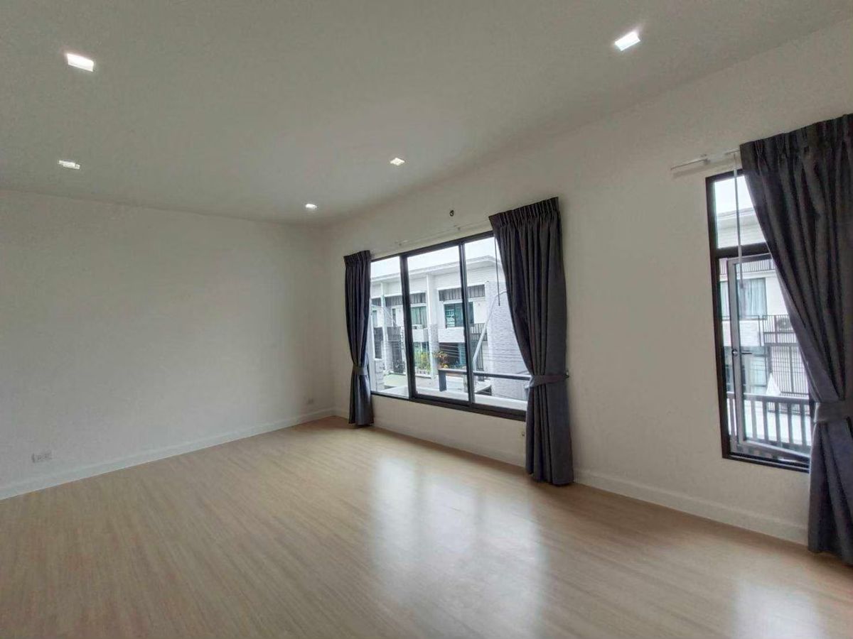 ให้เช่าทาวน์โฮมสมุทรปราการ สำโรง : Home Office for Rent at Plex Bangna Project