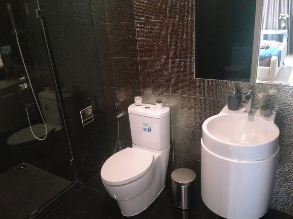 For RentCondoSukhumvit, Asoke, Thonglor : Rhythm Sukhumvit 36 ​​condo, beautiful room, complete furniture Ready to rent