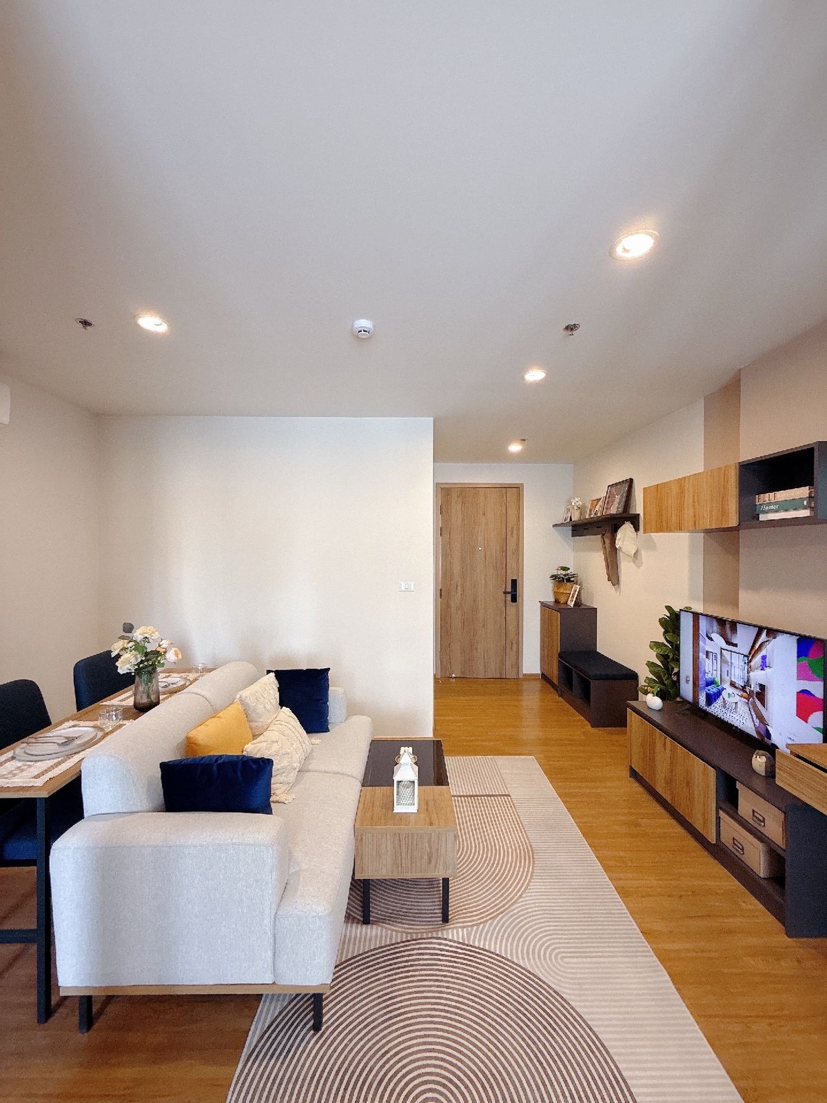 For SaleCondoLadprao, Central Ladprao : 𝐓𝐇𝐄 𝐋𝐈𝐍𝐄 𝐕𝐈𝐁𝐄 Easy installments 11,000/month, free down payment, no need to pay a single baht, ready to move in, money left, free 15 free gifts