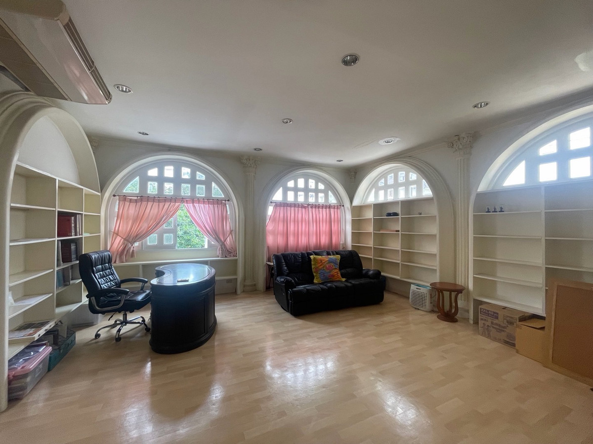 บ้านพัฒนาการ ศรีนครินทร์ : ขาย/ให้เช่า บ้านหรูสไตล์ยุโรป พัฒนาการ 61 พร้อมสระส่วนตัว ที่ดินใหญ่ 