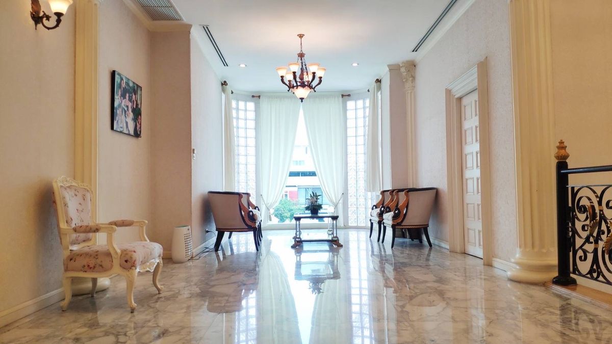 บ้านพัฒนาการ ศรีนครินทร์ : ขาย/ให้เช่า บ้านหรูสไตล์ยุโรป พัฒนาการ 61 พร้อมสระส่วนตัว ที่ดินใหญ่ 