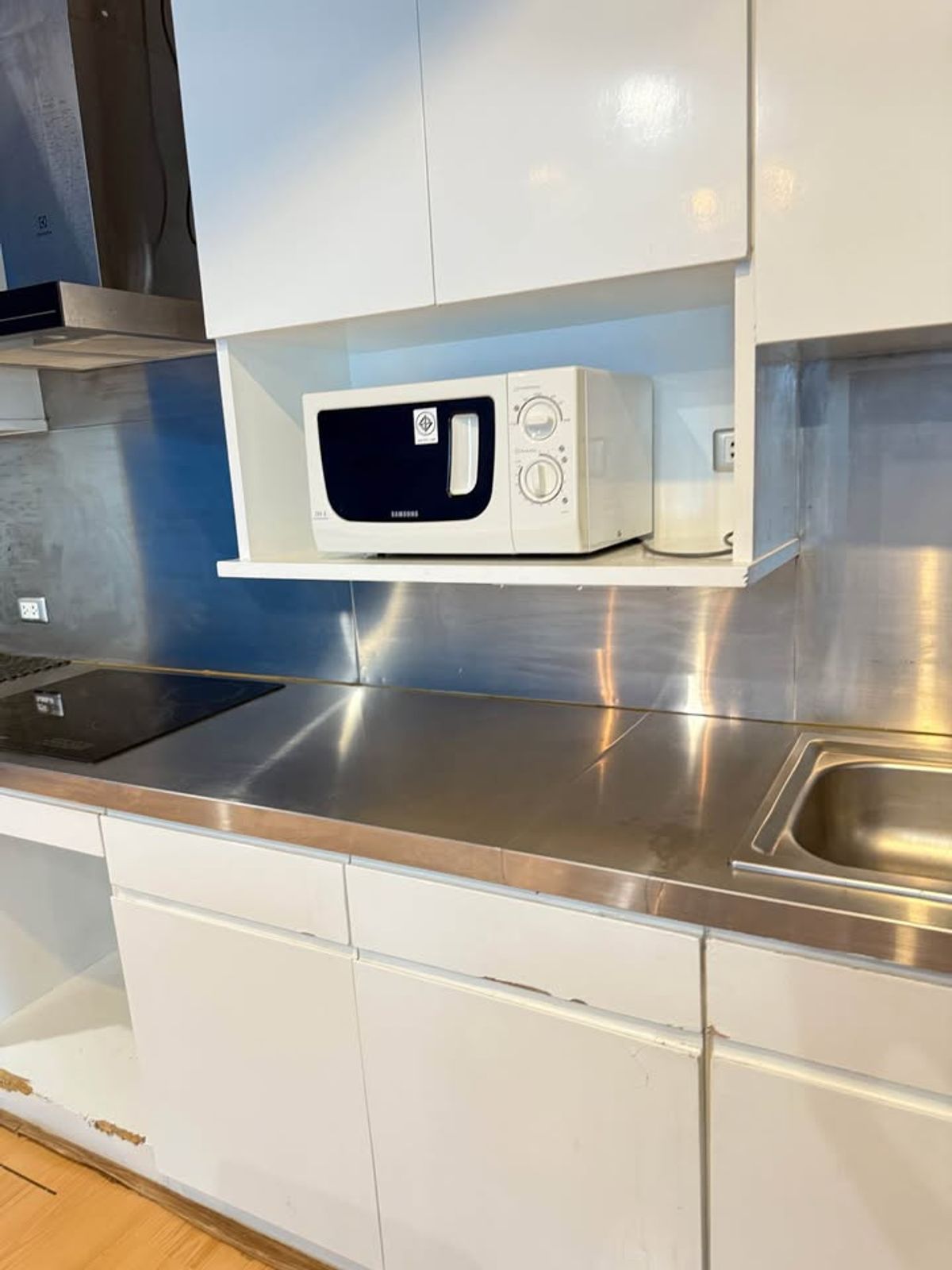 ให้เช่าคอนโดวิทยุ ชิดลม หลังสวน : คอนโด Witthyu Complex ห้องสวย เฟอร์นิเจอร์ครบ พร้อมเช่าอยู่