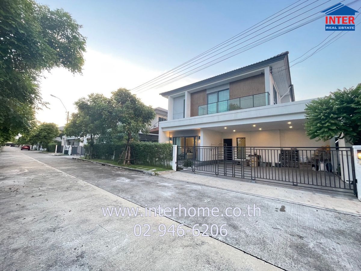 ขายบ้านนวมินทร์ รามอินทรา : บ้านเดี่ยว 2 ชั้น 61.2 ตร.ว. หมู่บ้านเซนโทร วงแหวน-จตุโชติ ซอยวงศกร1 ถนนคู่ขนานกาญจนาภิเษก(3902) ถนนหทัยราษฎร์ เขตคลองสามวา กรุงเทพมหานคร