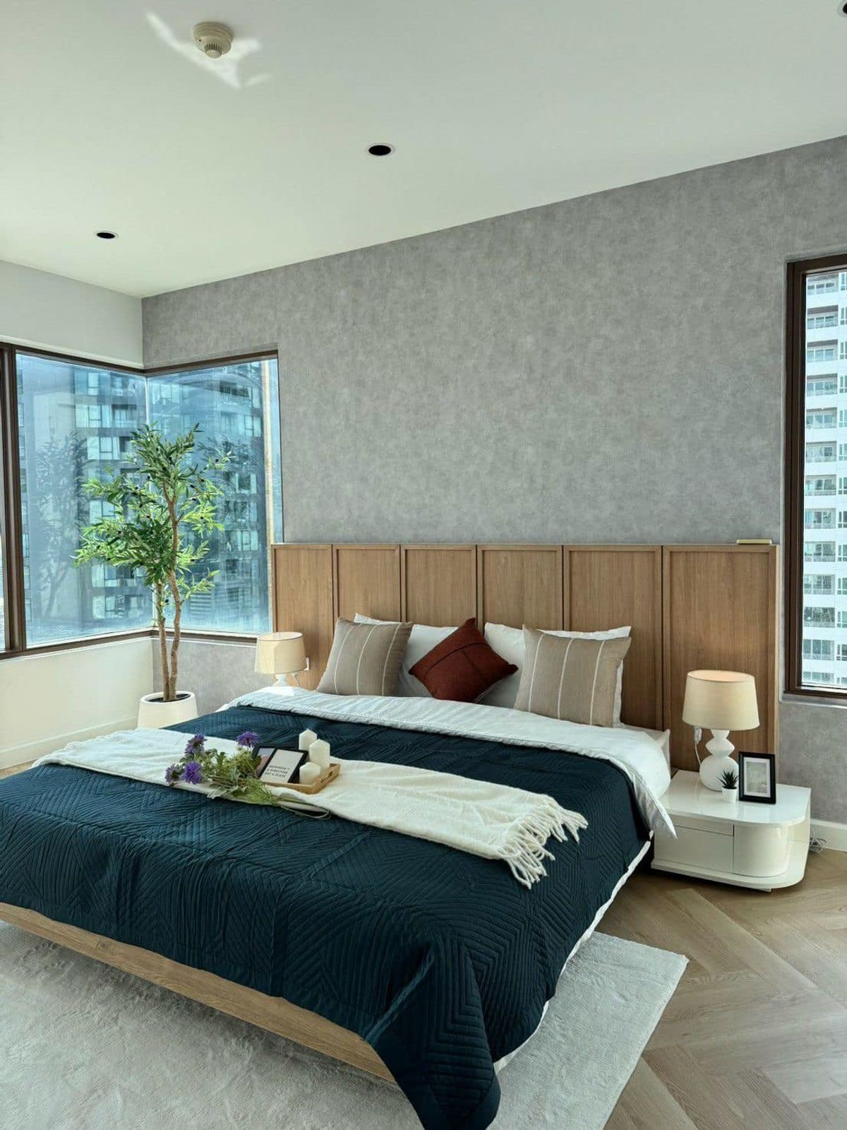 For SaleCondoSukhumvit, Asoke, Thonglor : The Emporio Place Condo, beautiful room, ready -made furniture