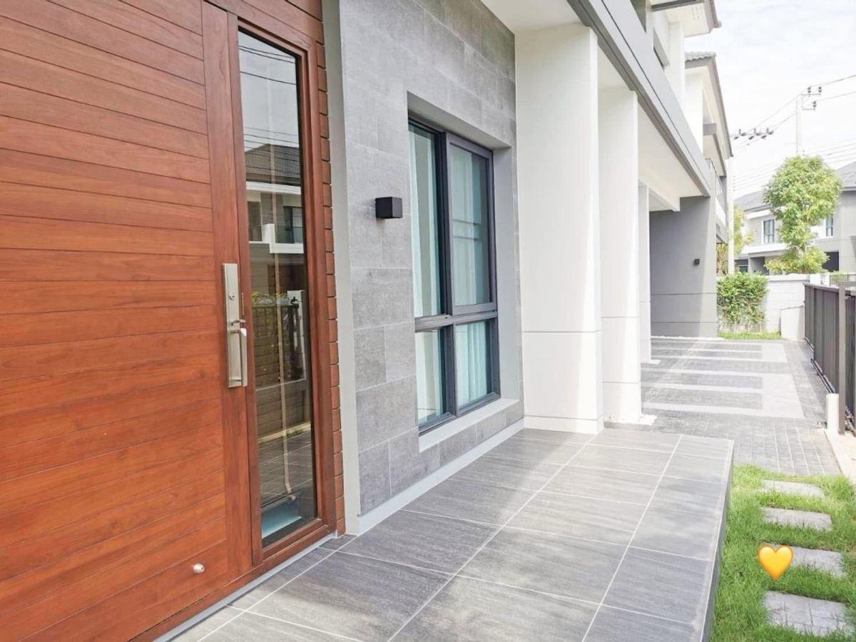 For RentHouseBangna, Bearing, Lasalle : Luxurious single house for rent. The City Bangna (the new project next to Mega Bangna!) 5 bedrooms, full furniture. Ready to stay at 280,000 baht/month