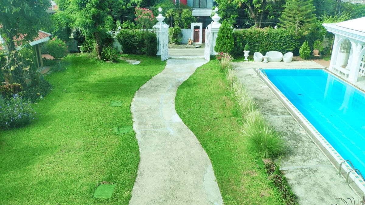 บ้านพัฒนาการ ศรีนครินทร์ : ขาย/ให้เช่า บ้านหรูสไตล์ยุโรป พัฒนาการ 61 พร้อมสระส่วนตัว ที่ดินใหญ่ 