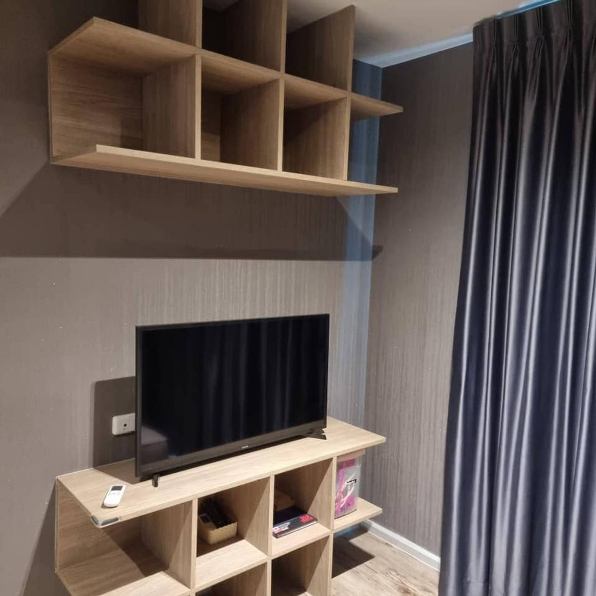 For SaleCondoBangna, Bearing, Lasalle : Urgent sale ✨ Aspen Lasally ✨ View of the corner room furniture (PS63672)