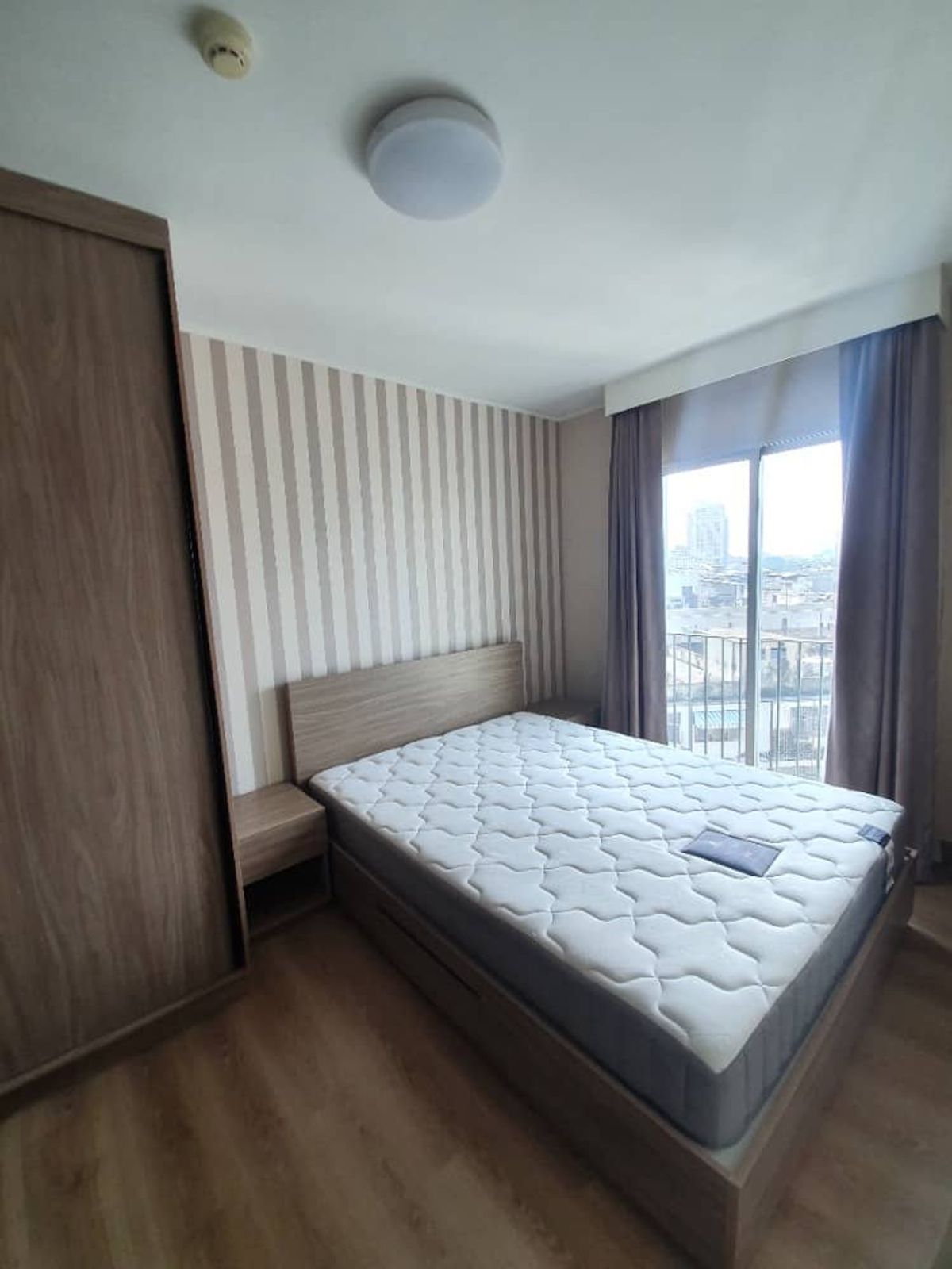 For SaleCondoKasetsart, Ratchayothin : Urgent sale 📍 Chapter One The Campus 📍 Highly beautiful room Complete furniture+electrical appliances (PS60980)