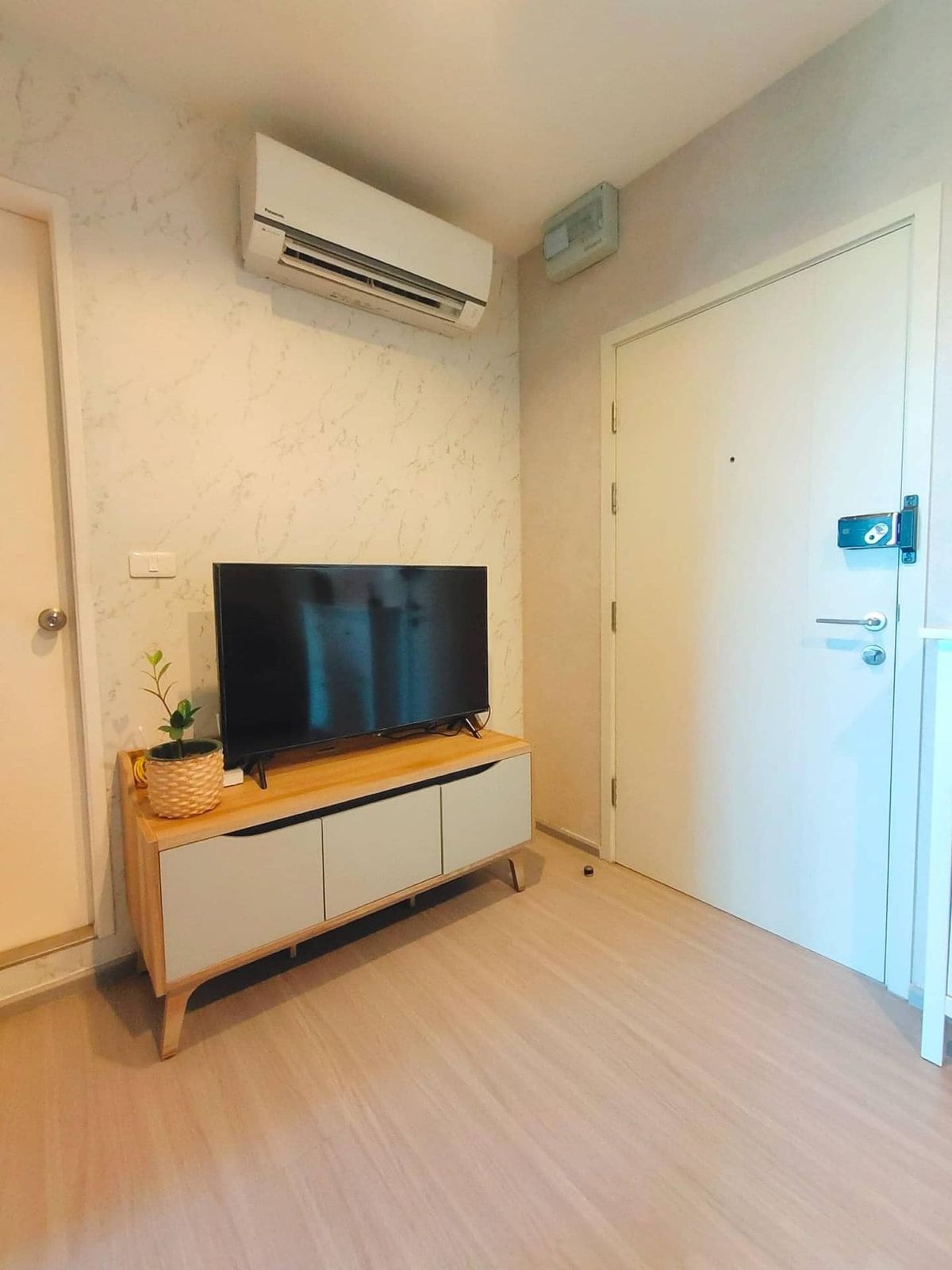 For SaleCondoThaphra, Talat Phlu, Wutthakat : Urgent sale ✨ Aspire Sathorn - Ratchapruek ✨ Convenient transportation near BTS Bang Wa (PS64204)