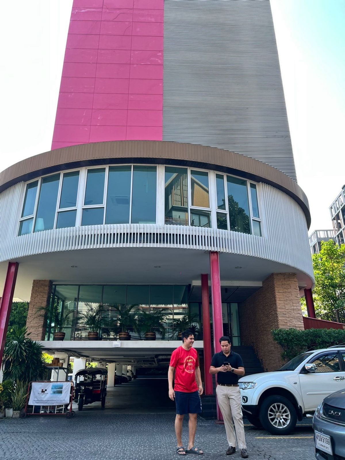 ขายคอนโดอ่อนนุช อุดมสุข : For Sale: Noble Cube Phatthanakan Village (Near Ekamai Thonglor)