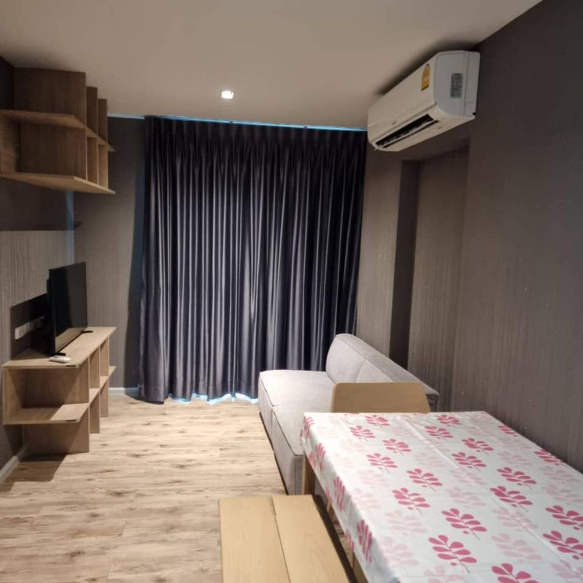 For SaleCondoBangna, Bearing, Lasalle : Urgent sale ✨ Aspen Lasally ✨ View of the corner room furniture (PS63672)