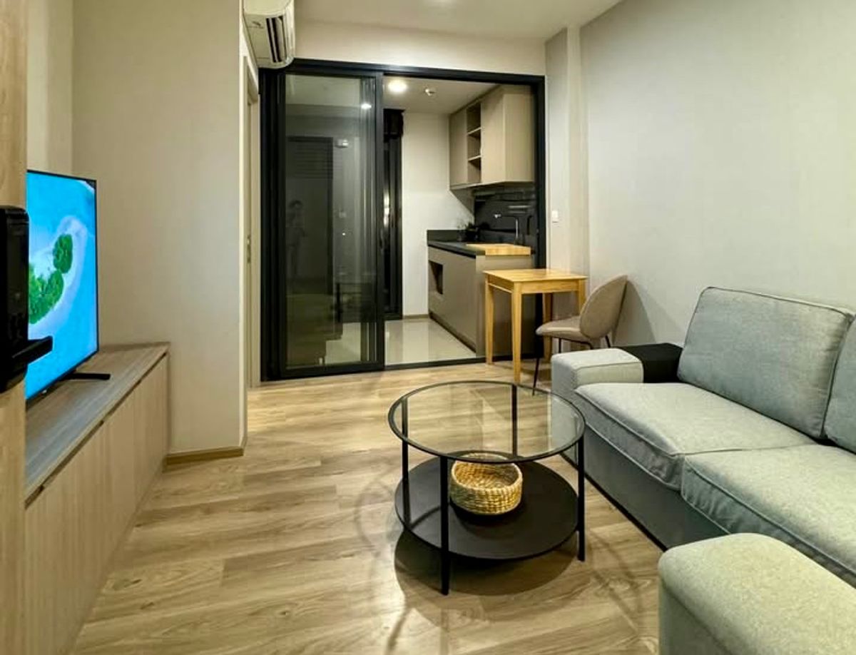 ขายคอนโดสุขุมวิท อโศก ทองหล่อ : 🔥 ขายด่วน ราคาพิเศษ! Oka Haus Sukhumvit 36 | 1 ห้องนอน | ชั้นสูง | แต่งครบ พร้อมเข้าอยู่