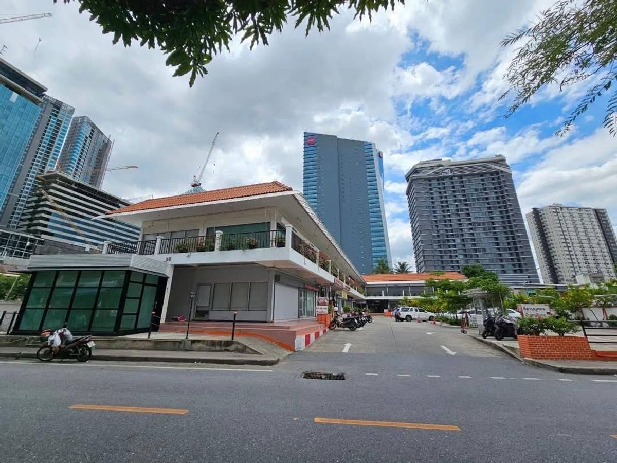 For RentRetail SpaceBangna, Bearing, Lasalle : Rental of Sukhumvit Office 66/1, near BTS Onnut (N.1609)