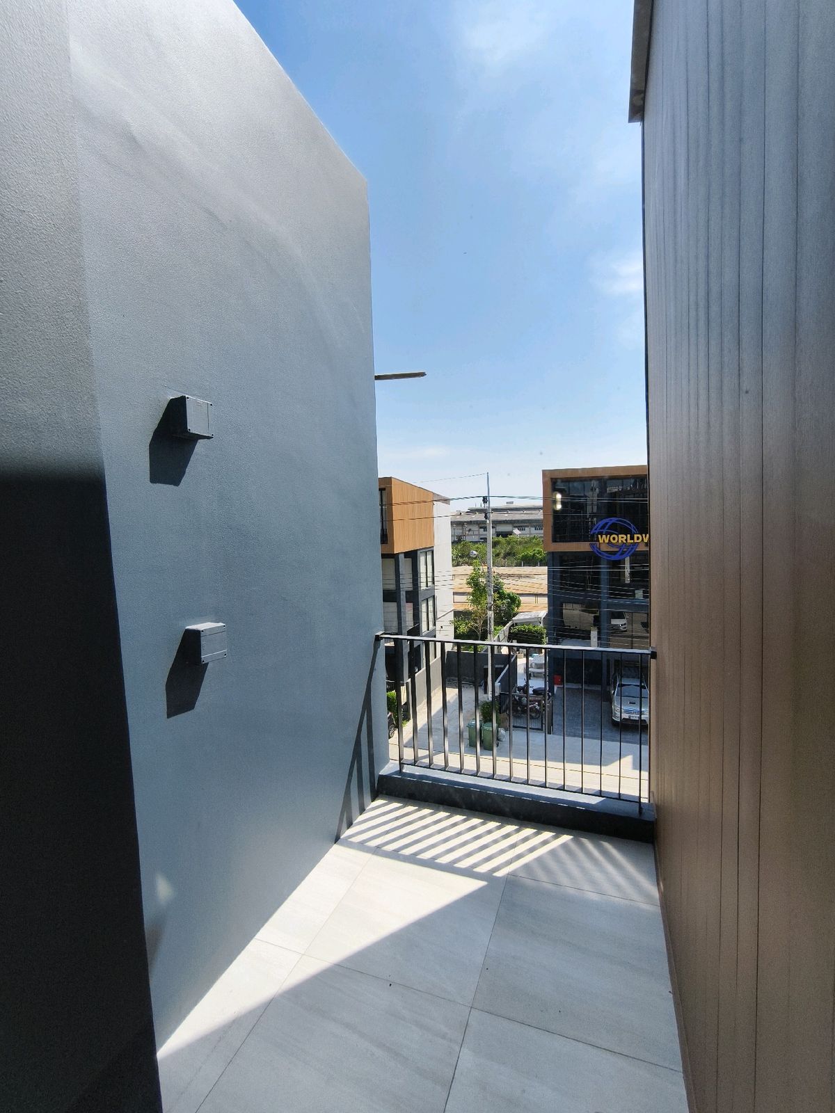 ขายโฮมออฟฟิศลาดกระบัง สุวรรณภูมิ : ขายโฮมออฟฟิต 3.5 ชั้น Style Modern ใกล้สนามสุวรรณภูมิ ติดถนนใหญ่กิ่งแก้ว โครงการ Werkk