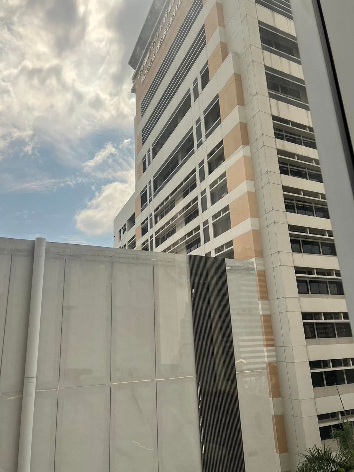 For SaleCondoSathorn, Narathiwat : Condo for sale, The Room Sathorn - Pans Road, St. Louis (500 m/7 minutes). Interested in negotiating @condobkk (with @) Code H32919