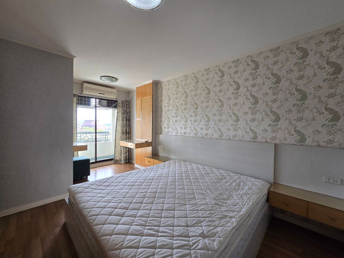 For RentCondoSathorn, Narathiwat : For Rent Lumpini Place Narathiwas 2 Bed with special price fir