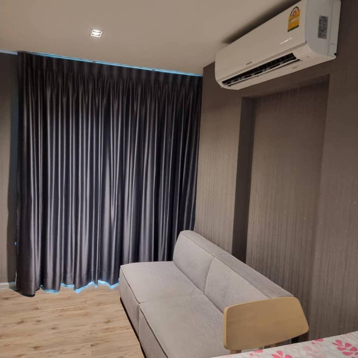 For SaleCondoBangna, Bearing, Lasalle : Urgent sale ✨ Aspen Lasally ✨ View of the corner room furniture (PS63672)