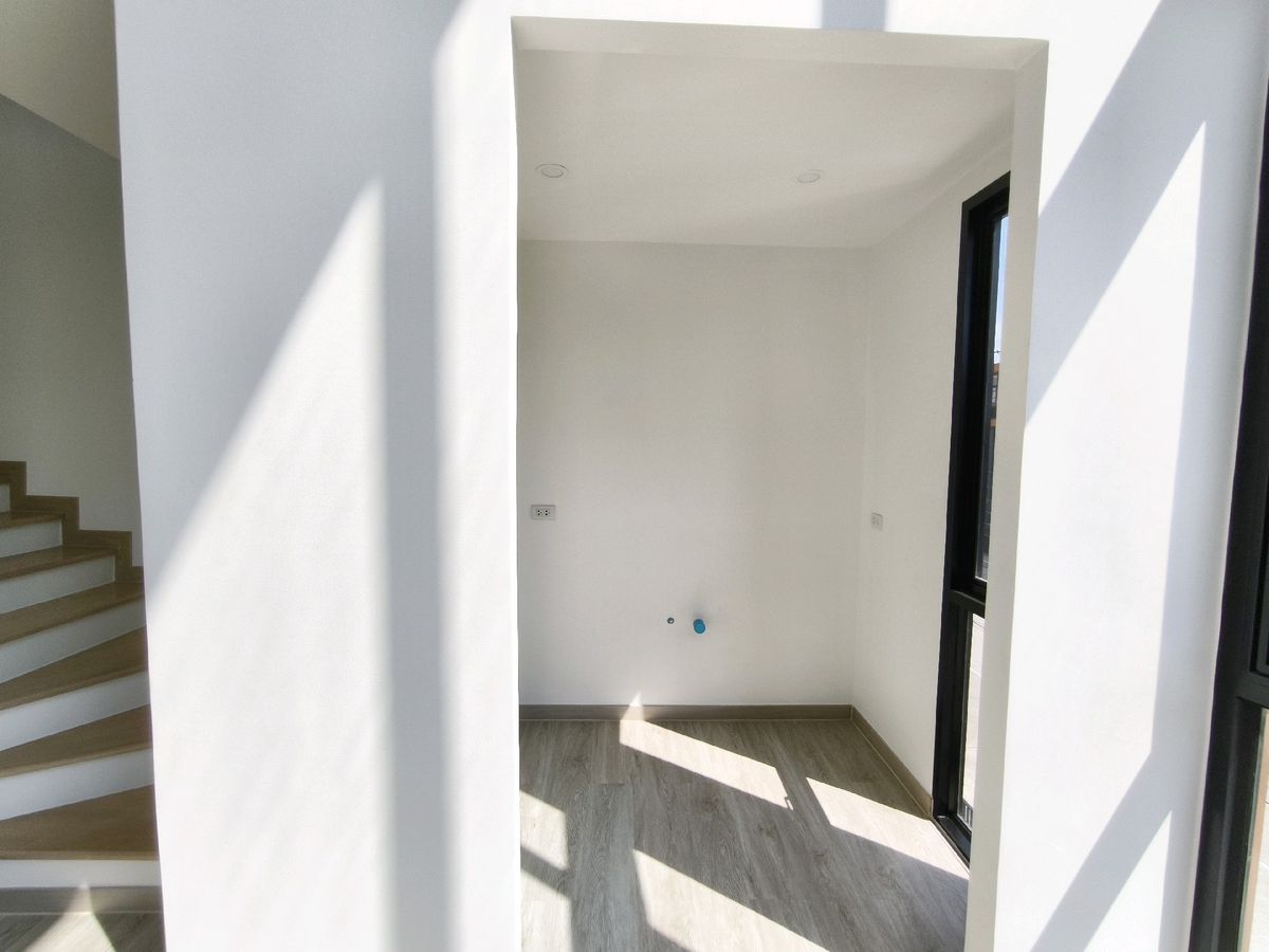 ขายโฮมออฟฟิศลาดกระบัง สุวรรณภูมิ : ขายโฮมออฟฟิต 3.5 ชั้น Style Modern ใกล้สนามสุวรรณภูมิ ติดถนนใหญ่กิ่งแก้ว โครงการ Werkk