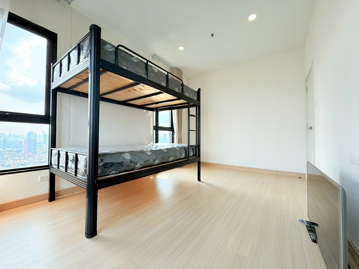 ให้เช่าคอนโดวงเวียนใหญ่ เจริญนคร : ศุภาลัย ลอฟท์ ประชาธิปก-วงเวียนใหญ่ ให้เช่าคอนโด 3 ห้องนอน ติดกับ TSI International School