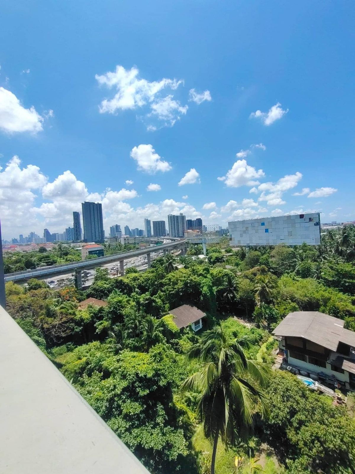 For SaleCondoThaphra, Talat Phlu, Wutthakat : Urgent sale ✨ Aspire Sathorn - Ratchapruek ✨ Convenient transportation near BTS Bang Wa (PS64204)