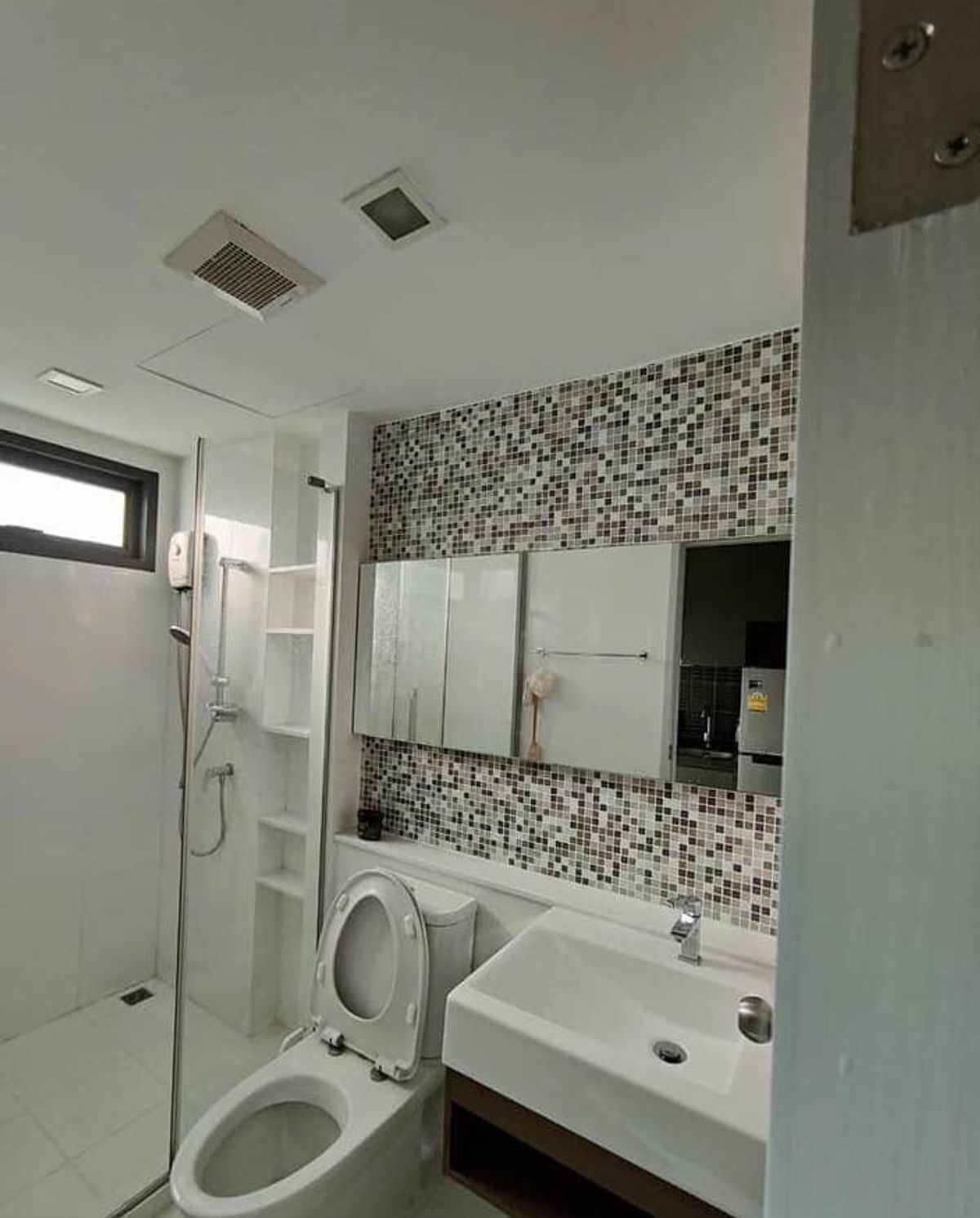 For SaleCondoBangna, Bearing, Lasalle : Urgent sale ✨ Aspen Lasally ✨ View of the corner room furniture (PS63672)