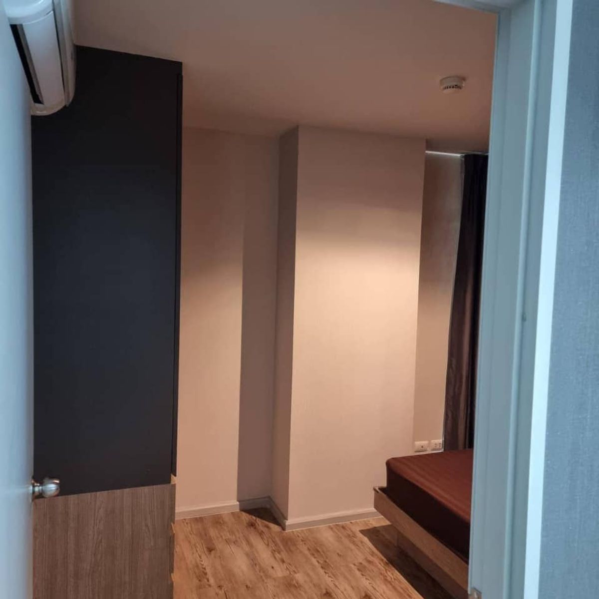 For SaleCondoBangna, Bearing, Lasalle : Urgent sale ✨ Aspen Lasally ✨ View of the corner room furniture (PS63672)