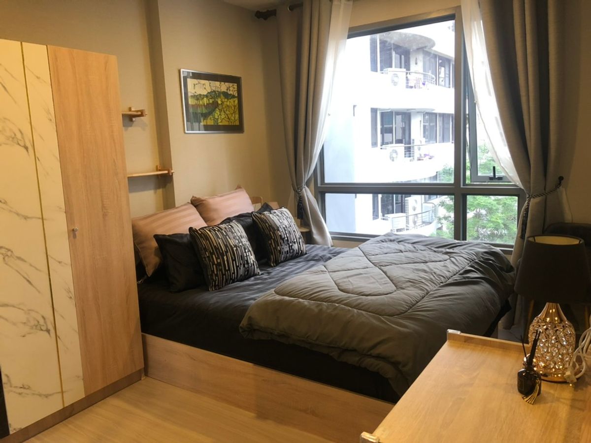 ให้เช่าคอนโดสุขุมวิท อโศก ทองหล่อ : Cheap fully-furnished Condominium in Sukhumvit 39 - 1 Bed, 1 Bahtroom and 1 Living room