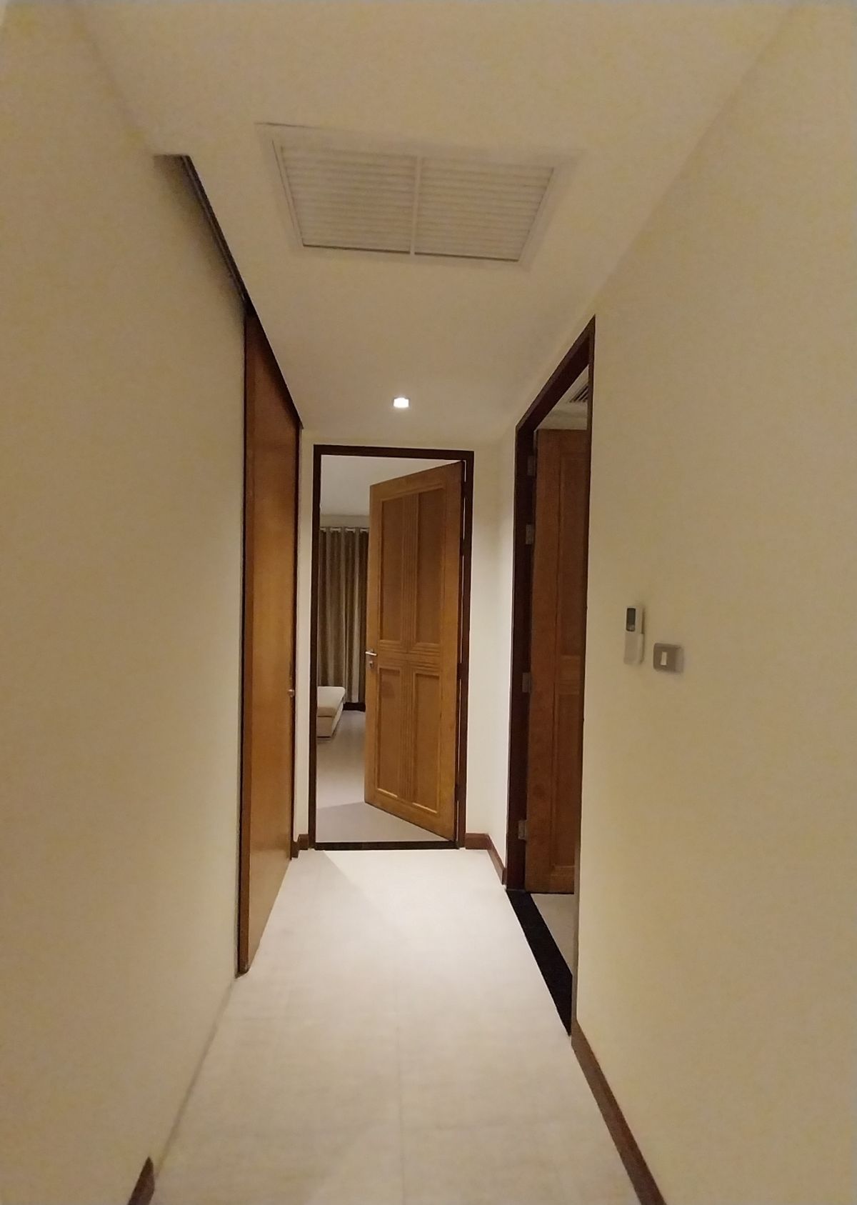 ขายคอนโดหัวหิน ประจวบคีรีขันธ์ : คอนโดหรู Hua Hin | 2 ห้องนอน 2 ห้องน้ำ 150 ตรม. ติดโรงแรม Sheraton• Hua Hin Blue Lagoon มุมสวย พร้อมสระว่ายน้ำส่วนตัว•
📞0994152664, 0803696366 