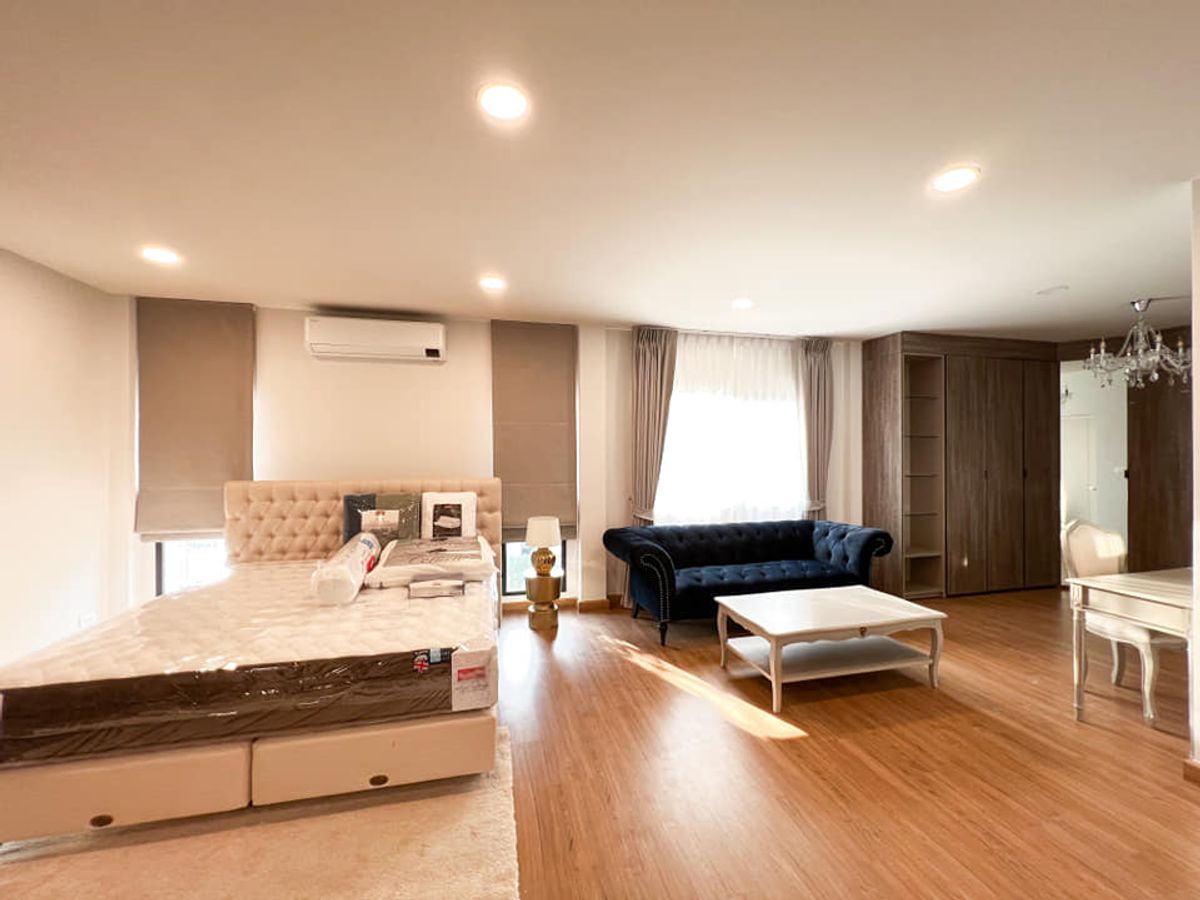 For RentHouseBangna, Bearing, Lasalle : 2 -storey detached house for rent, Bangna, luxury house, near Mega Bangna, convenient to travel near the expressway and international