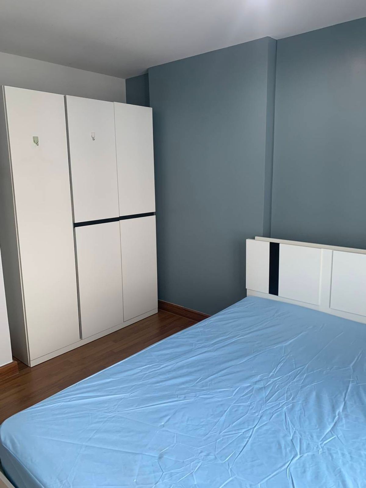 ขายคอนโดพระราม 5 ราชพฤกษ์ บางกรวย : ขายคอนโดรีเจ้นท์โฮมเฟส 25 ติวานนท์ ห้อง 31.42 ตรม. ตึก D ชั้น 8 วิวรถไฟฟ้า ห้องสวยมาก เฟอร์และเครื่องใช้ไฟฟ้าครบ ขาย 1.50 ล้านบาท 