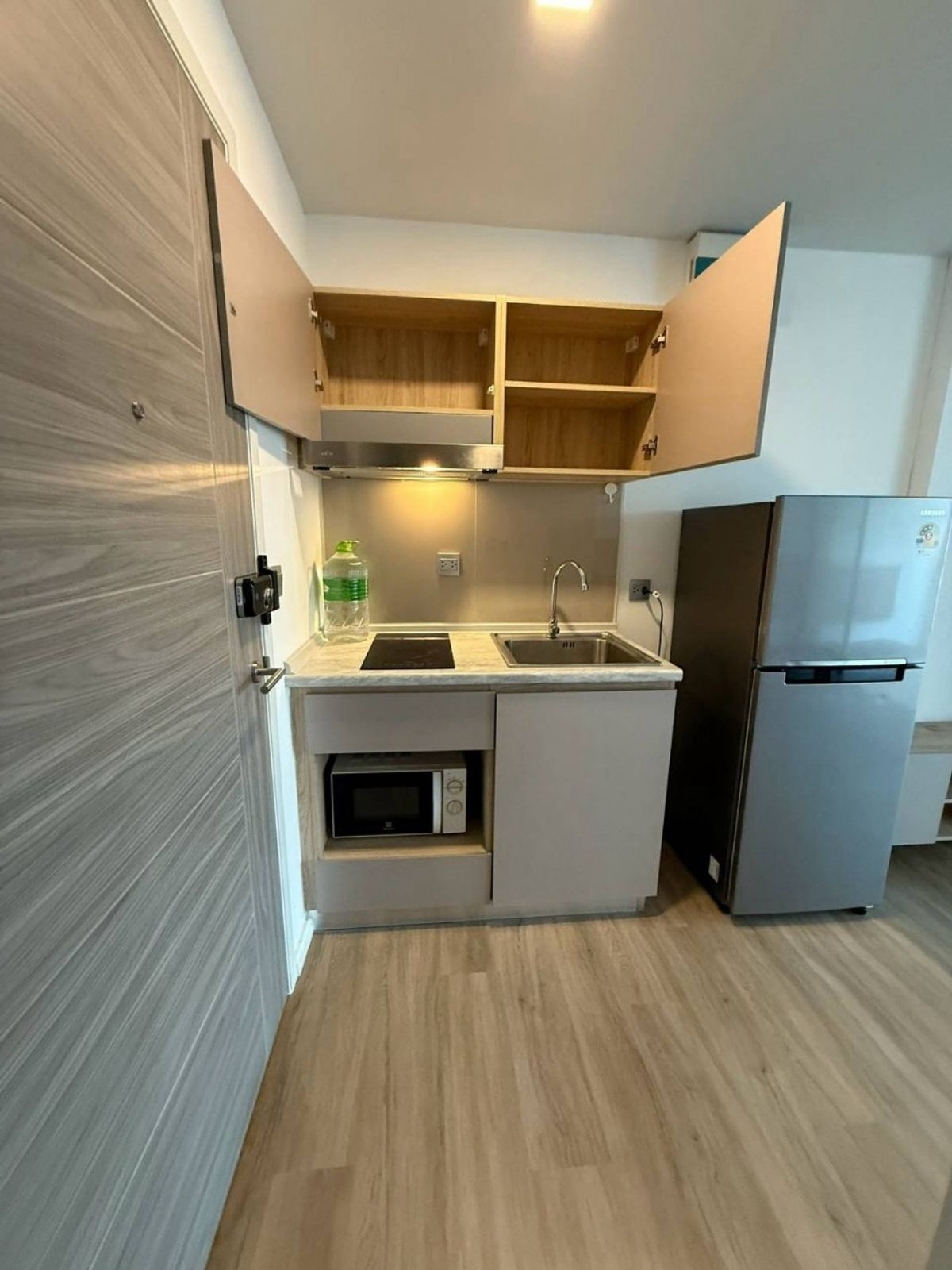For RentCondoRatchadapisek, Huaikwang, Suttisan : 🌟 Condo for rent, Admon Ratchada-Huai Khwang Near the international school Soi Saha Auction 🌟