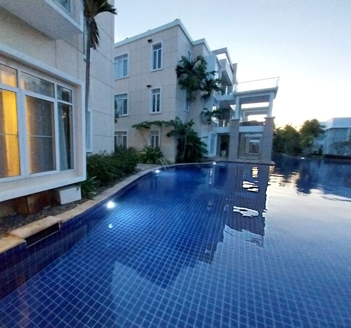 ขายคอนโดหัวหิน ประจวบคีรีขันธ์ : คอนโดหรู Hua Hin | 2 ห้องนอน 2 ห้องน้ำ 150 ตรม. ติดโรงแรม Sheraton• Hua Hin Blue Lagoon มุมสวย พร้อมสระว่ายน้ำส่วนตัว•
📞0994152664, 0803696366 