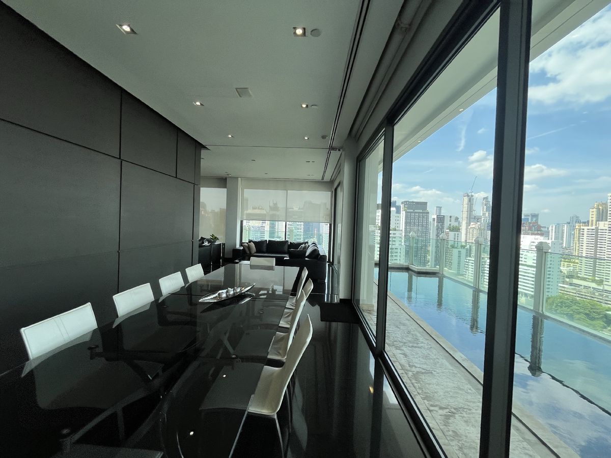 ขายคอนโดสุขุมวิท อโศก ทองหล่อ : Le raffine 39 ด่วน ! Unit หาขายยาก วิวโล่ง ใจกลางพร้อมพงษ์ มีสระว่ายน้ำส่วนตัวทุกห้อง  ราคาพิเศษลดเกือบ 10 ล้าน