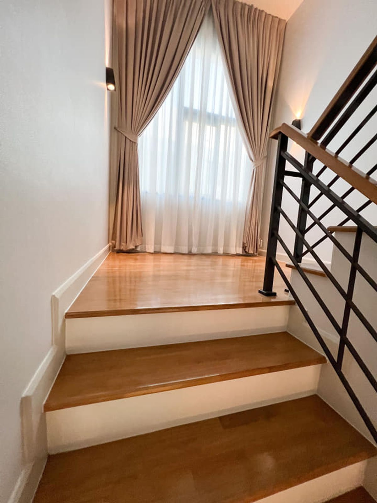 For RentHouseBangna, Bearing, Lasalle : 2 -storey detached house for rent, Bangna, luxury house, near Mega Bangna, convenient to travel near the expressway and international