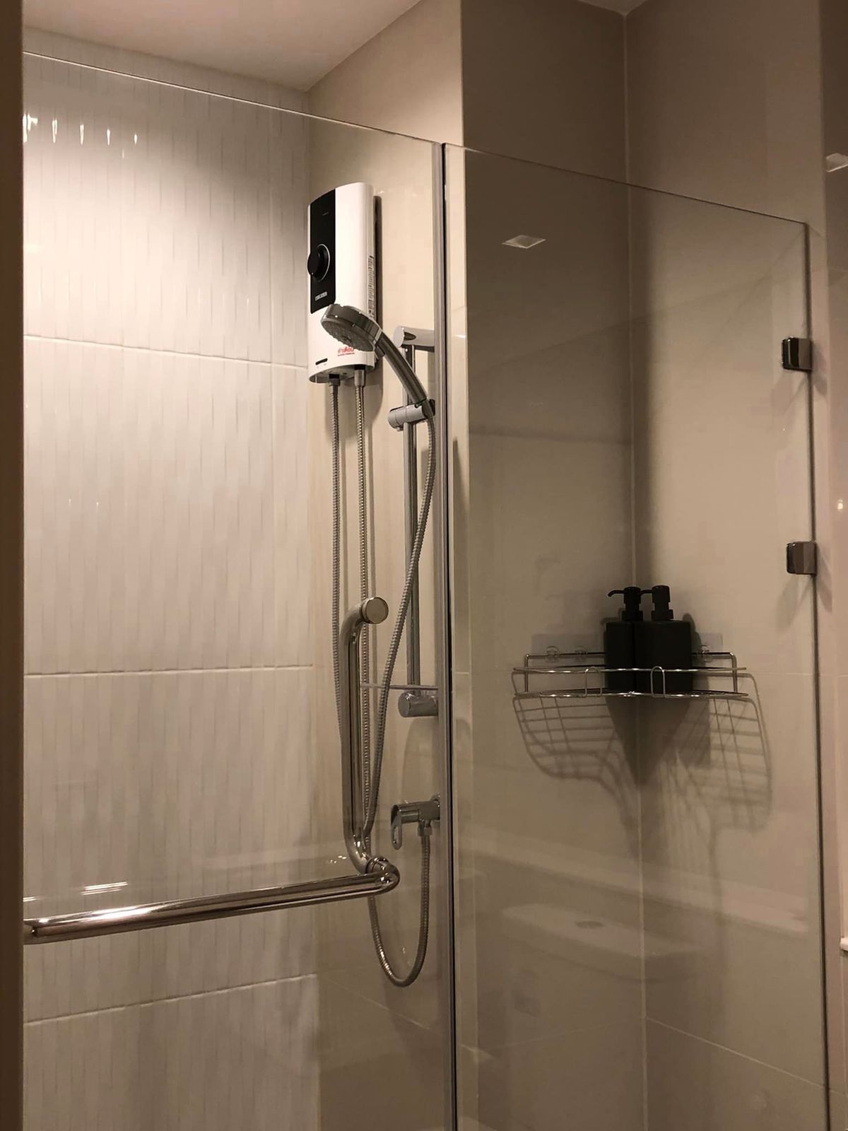 ให้เช่าคอนโดวิทยุ ชิดลม หลังสวน : Life One Wireless【𝐑𝐄𝐍𝐓】🔥ความอบอุ่นที่มาพร้อมกับความโมเดิร์น สะดวกสบาย บิ้วอินครบ ฟังก์ชันลงตัว🔥 ติดต่อไลน์ไอดี: @hacondo