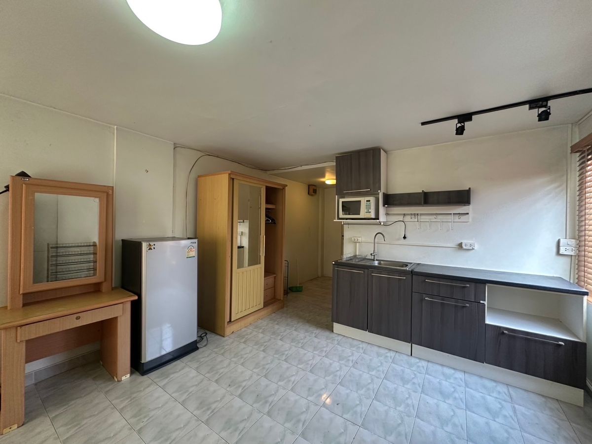 For RentCondoLadprao101, Happy Land, The Mall Bang Kapi : Condo for rent City Villa Condo Lat Phrao 130 corners