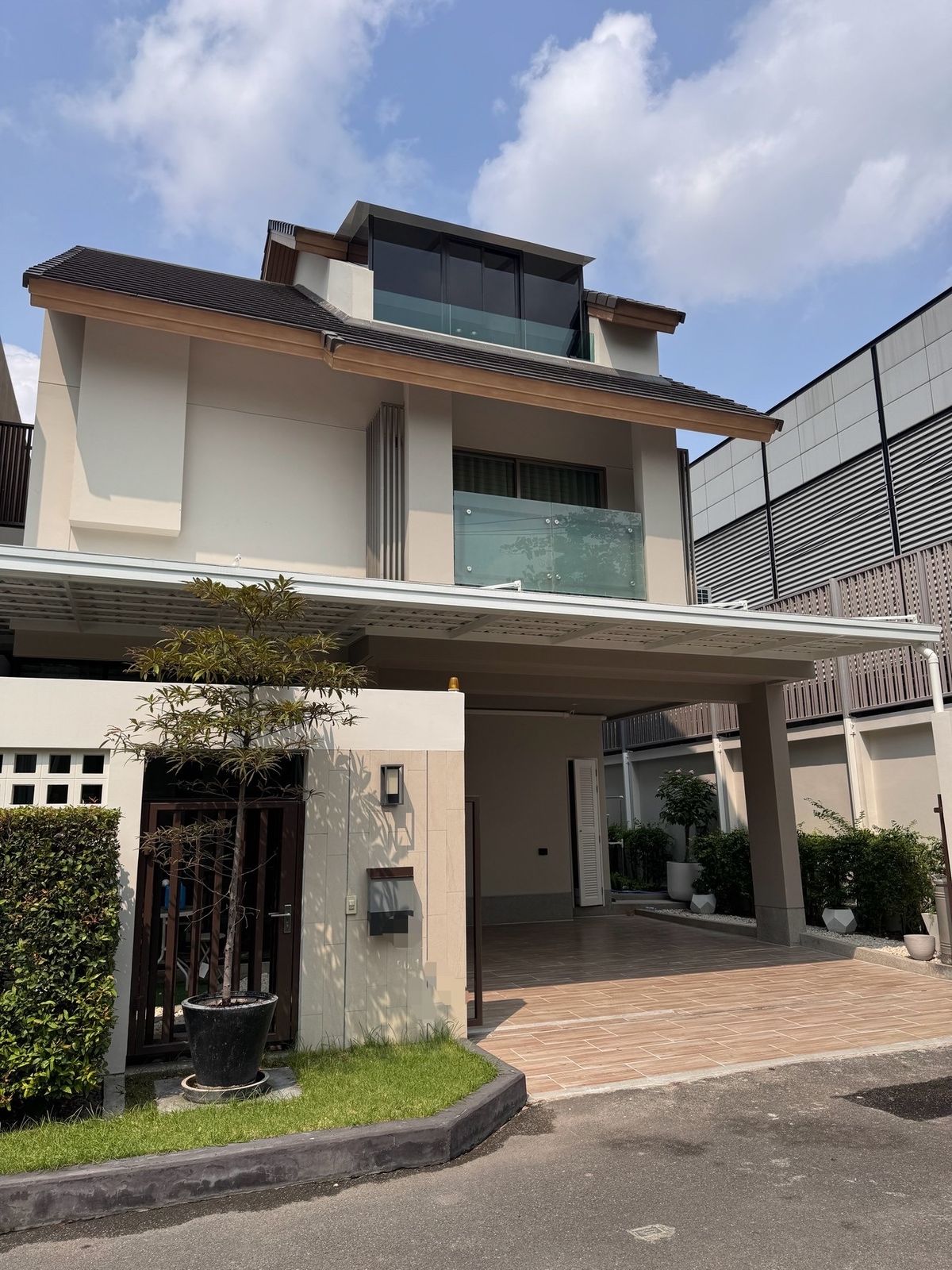 For RentTownhomeYothinpattana,CDC : Private Nirvana Through Ekkamai-Ramintra