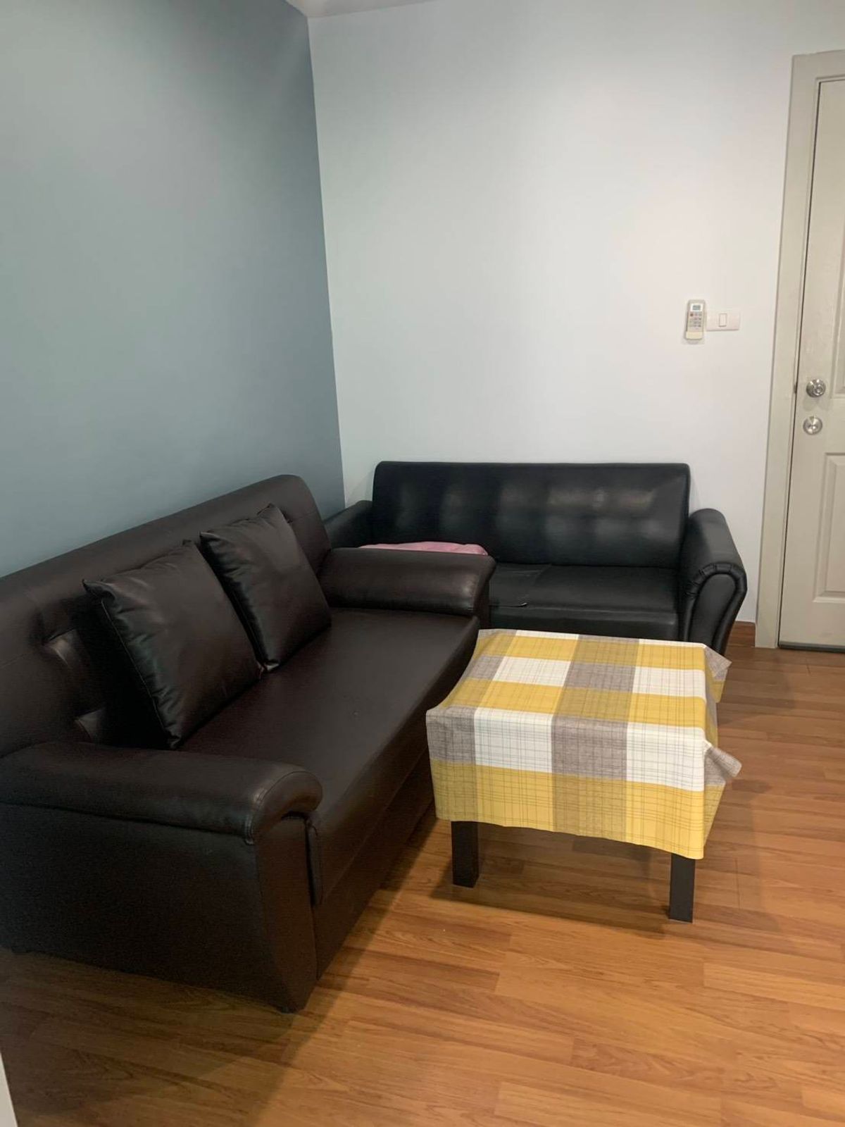 ขายคอนโดพระราม 5 ราชพฤกษ์ บางกรวย : ขายคอนโดรีเจ้นท์โฮมเฟส 25 ติวานนท์ ห้อง 31.42 ตรม. ตึก D ชั้น 8 วิวรถไฟฟ้า ห้องสวยมาก เฟอร์และเครื่องใช้ไฟฟ้าครบ ขาย 1.50 ล้านบาท 