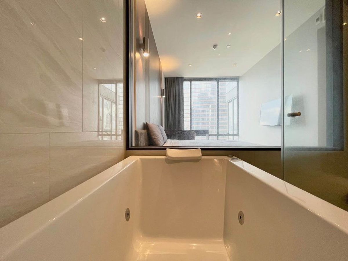 ขายคอนโดสีลม ศาลาแดง บางรัก : Ashton Silom【𝐒𝐄𝐋𝐋 & 𝐑𝐄𝐍𝐓】🔥ชีวิตหรูมีระดับ ใจกลางเมืองใหญ่ ดีไซน์โมเดิร์น เรียบหรู ครบครันทุกฟังก์ชัน🔥 ติดต่อไลน์ไอดี: @hacondo