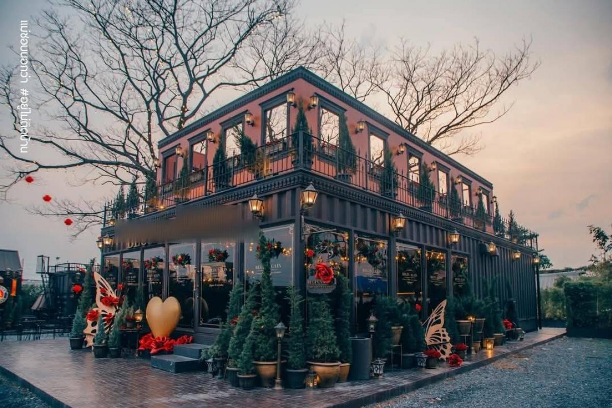 เซ้งร้านค้า/ตลาดนัดพัฒนาการ ศรีนครินทร์ : ขายกิจการCafe & restaurant ร้านดังติดแกลมมีฐานลูกค้า -กรุงเทพกรีฑา ส่งต่อธุรกิจ สูตรอาหารอิตาเลียนผสมผสาน แนวคิด การบริหาร ผลกำไร ++ 6 ลบ.ค่าเช่า 50K  นักลงทุน หรือเอเจนต์มีลูกค้า INBOX
