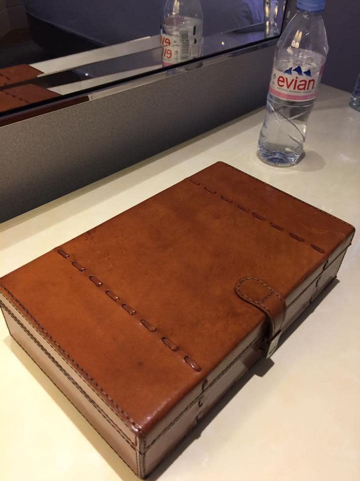 For RentCondoRatchathewi,Phayathai : The Address Siam【𝐑𝐄𝐍𝐓】🔥Feel the warmth and elegance in an earth tone style bedroom. With bright colored pillows to refresh you every day🔥 Contact Line ID: @hacondo