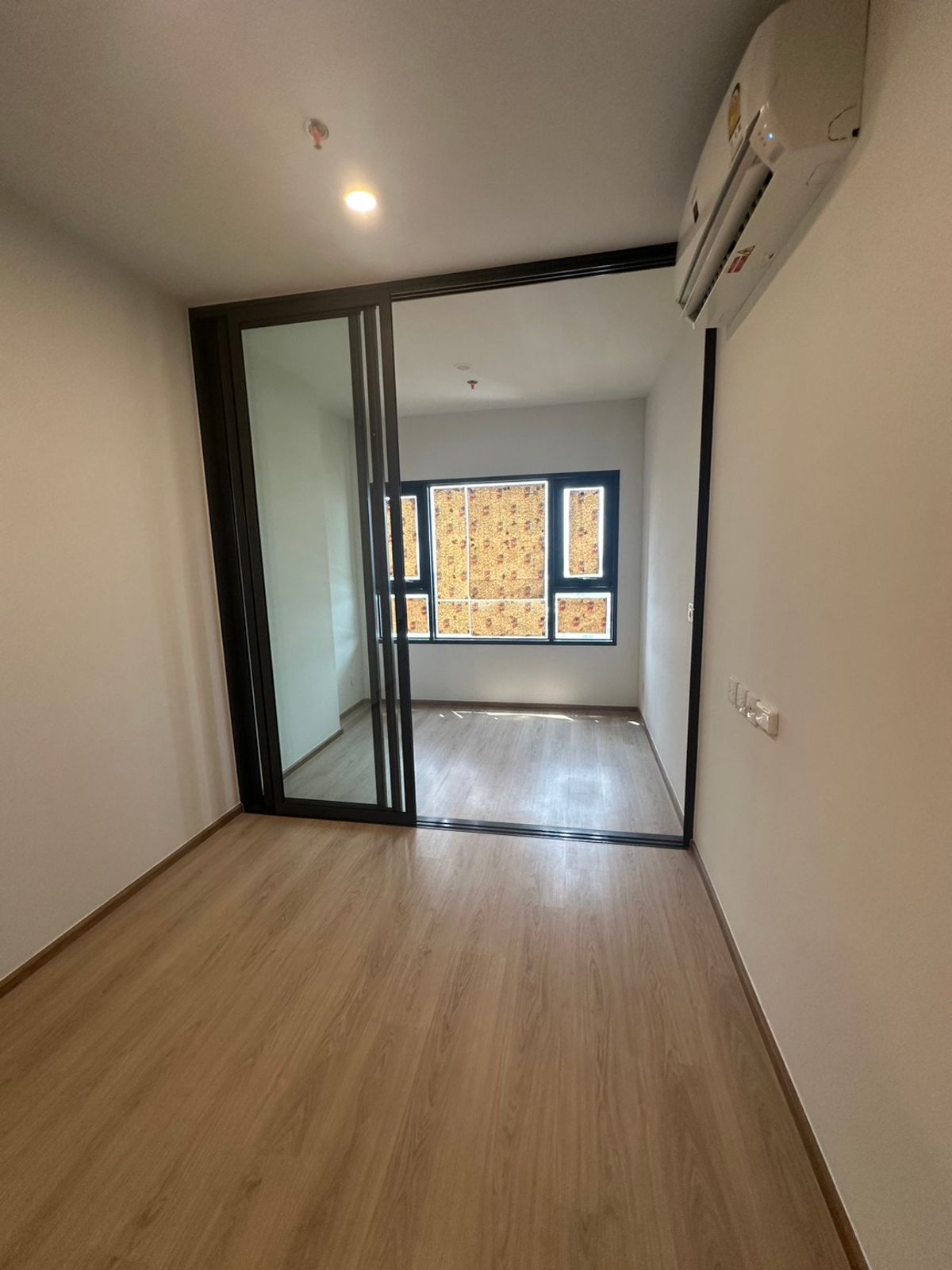 ขายคอนโดคลองเตย กล้วยน้ำไท : Life Rama4-Aspk! NearMRT QSNCC special price 🔥🔥🔥 NEW condo, the only one in the heart of New Rama 4, connected to every lifestyle.