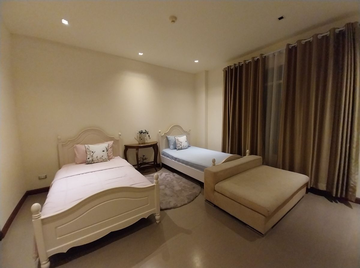 ขายคอนโดหัวหิน ประจวบคีรีขันธ์ : คอนโดหรู Hua Hin | 2 ห้องนอน 2 ห้องน้ำ 150 ตรม. ติดโรงแรม Sheraton• Hua Hin Blue Lagoon มุมสวย พร้อมสระว่ายน้ำส่วนตัว•
📞0994152664, 0803696366 